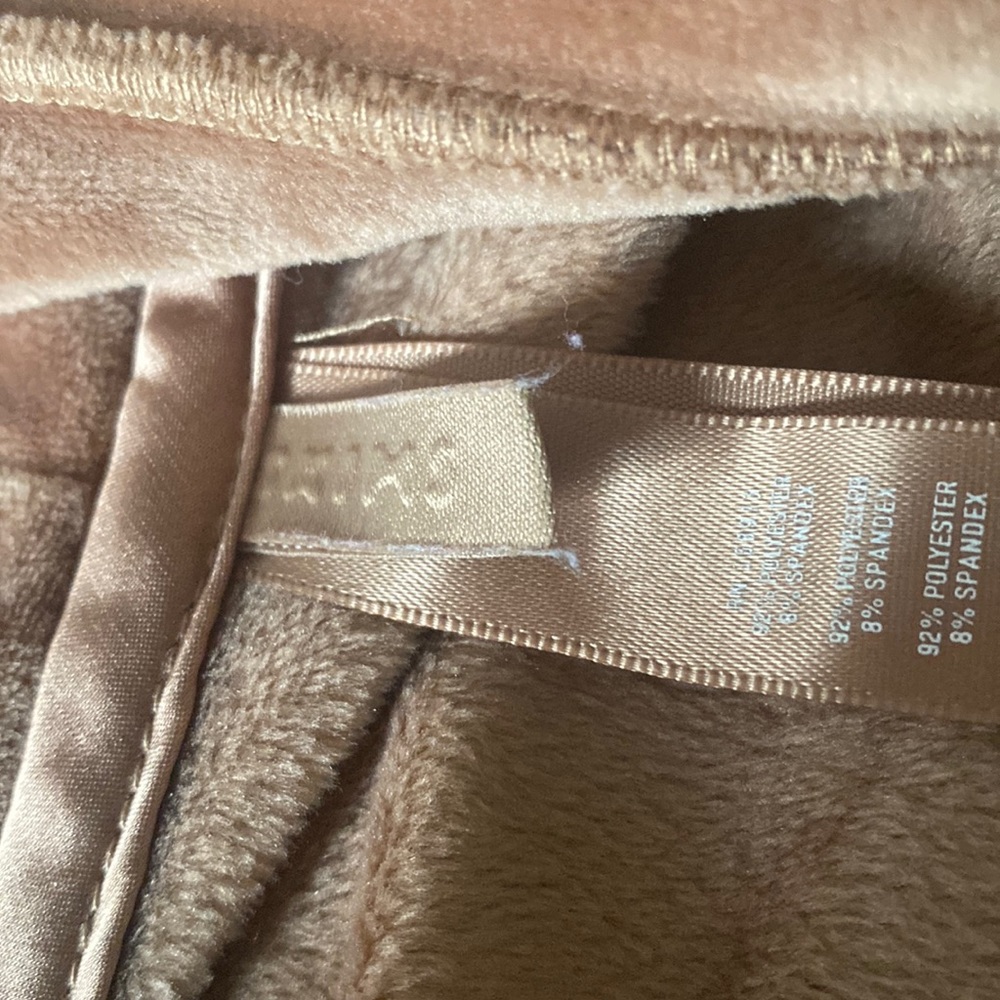Comfy and flattering lounge-around joggers from Kim Kardashian West's SKIMS.
